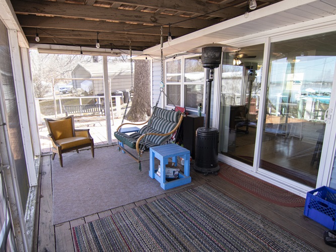 Screened-Deck-1