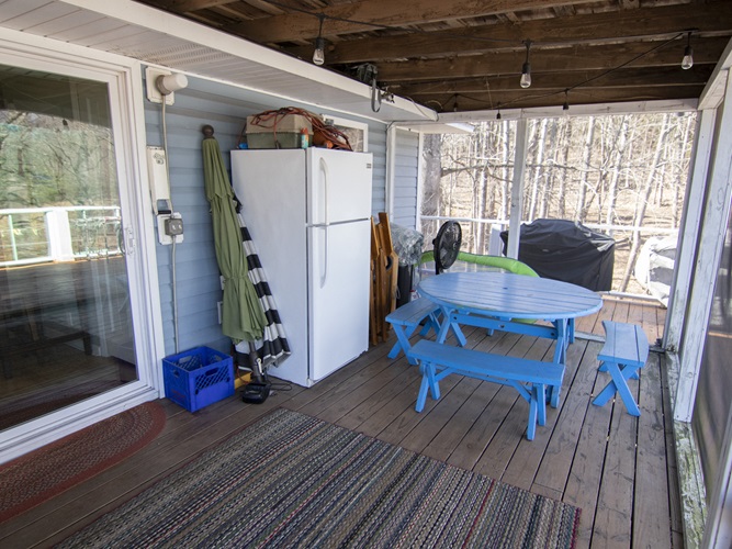 Screened-Deck-2